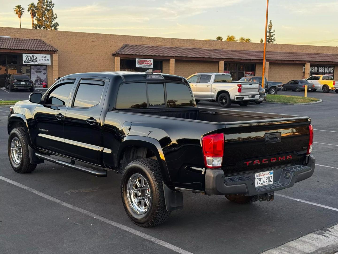 2017 Toyota Tacoma SR5 photo 3