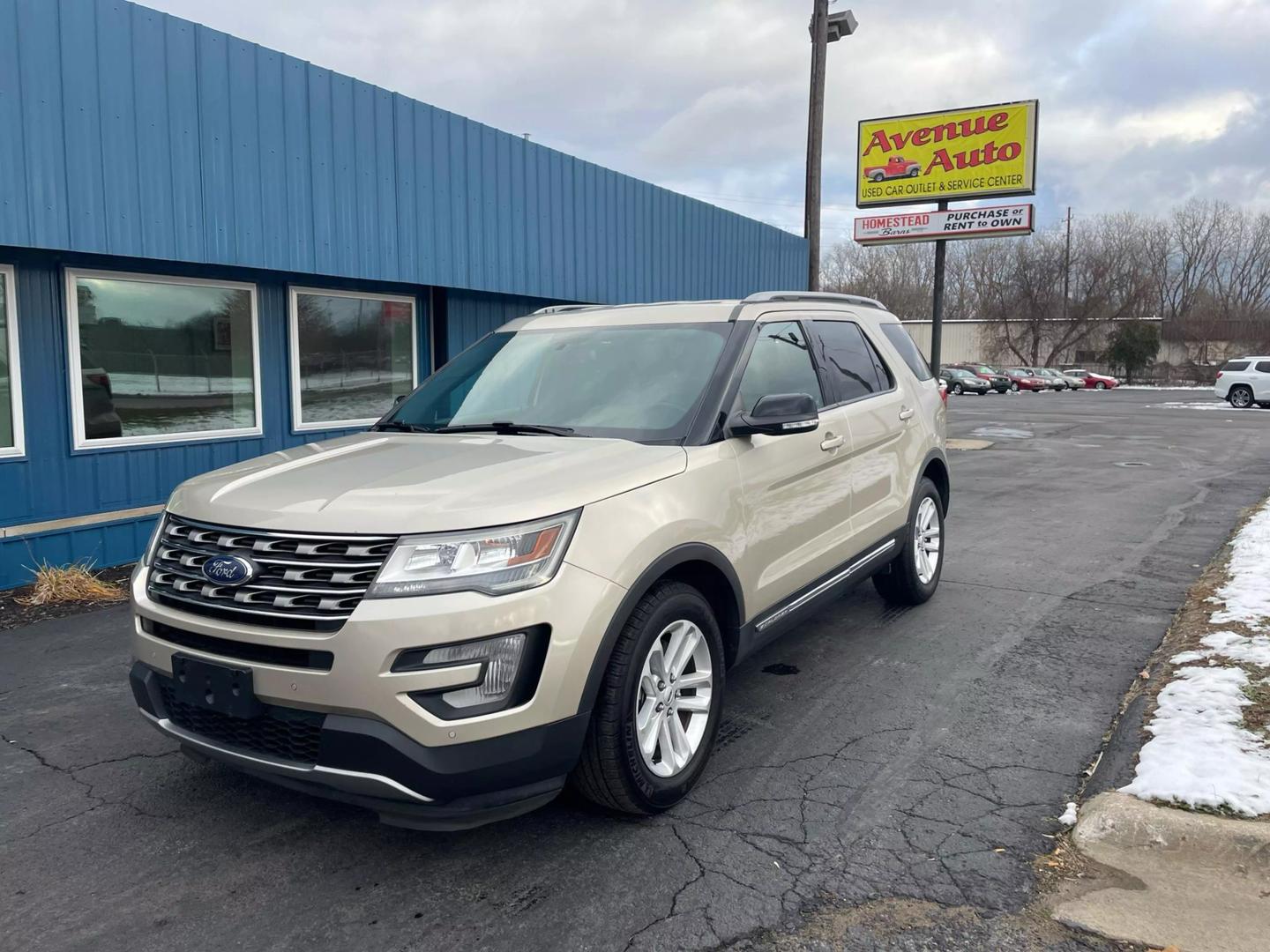 Ford Explorer's photo