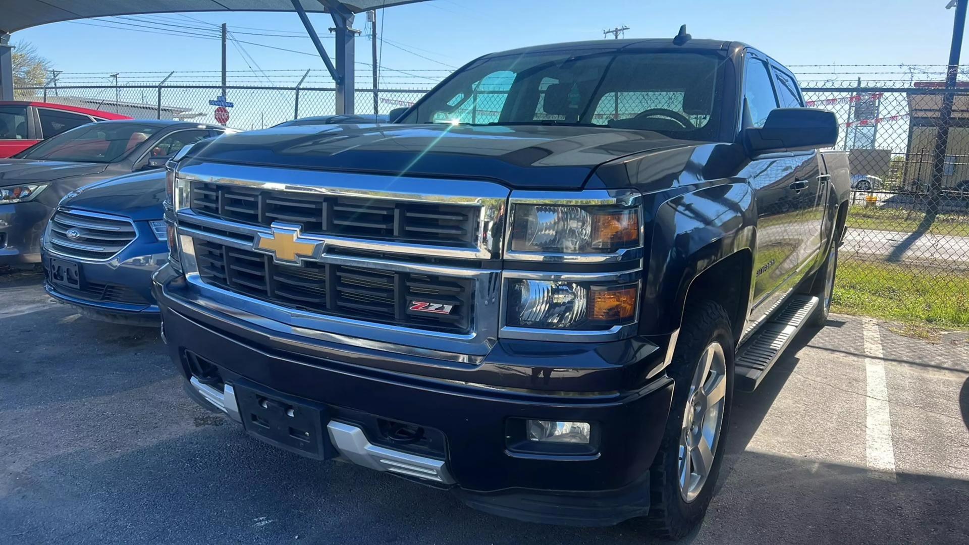 2015 Chevrolet Silverado 1500 LT photo 1