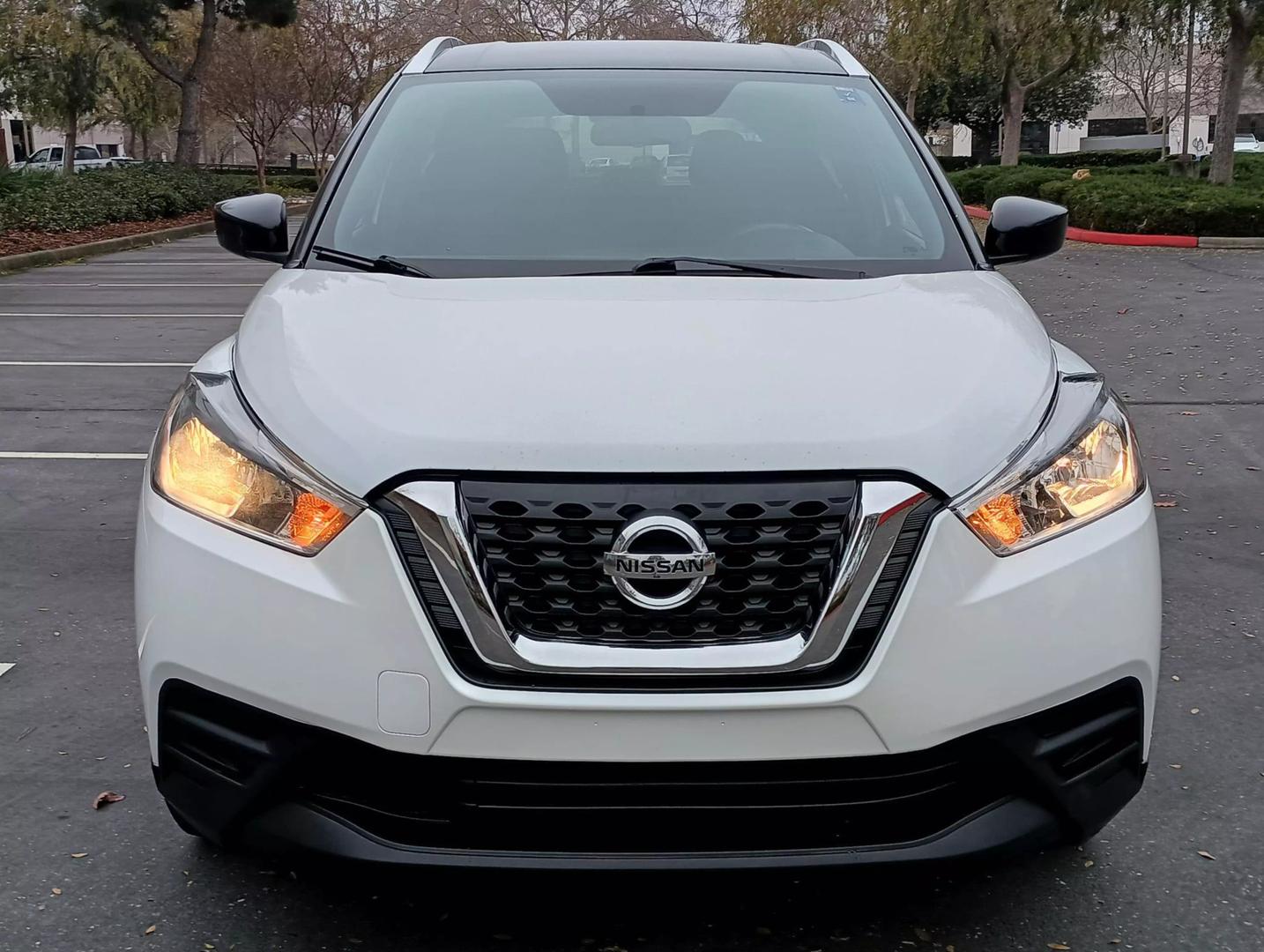 2018 Nissan Kicks SV photo 2