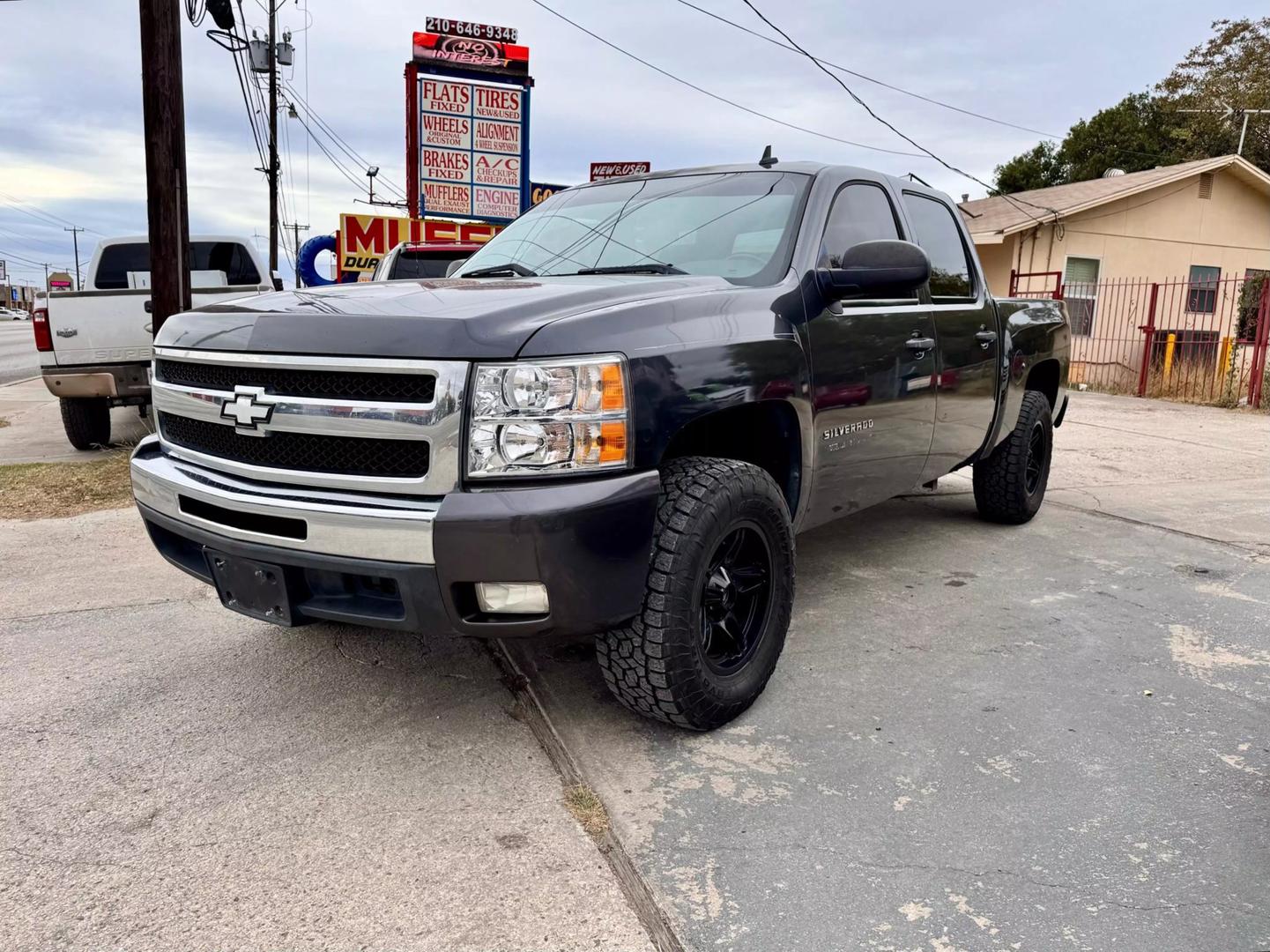 2011 Chevrolet Silverado 1500 LT photo 7