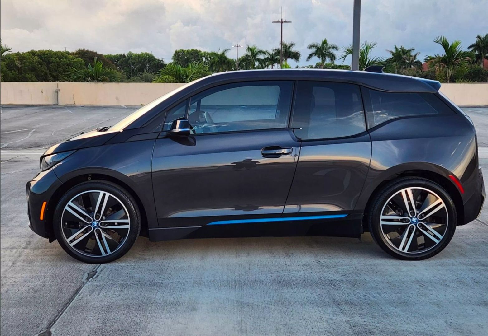 2015 BMW i3 null photo 2