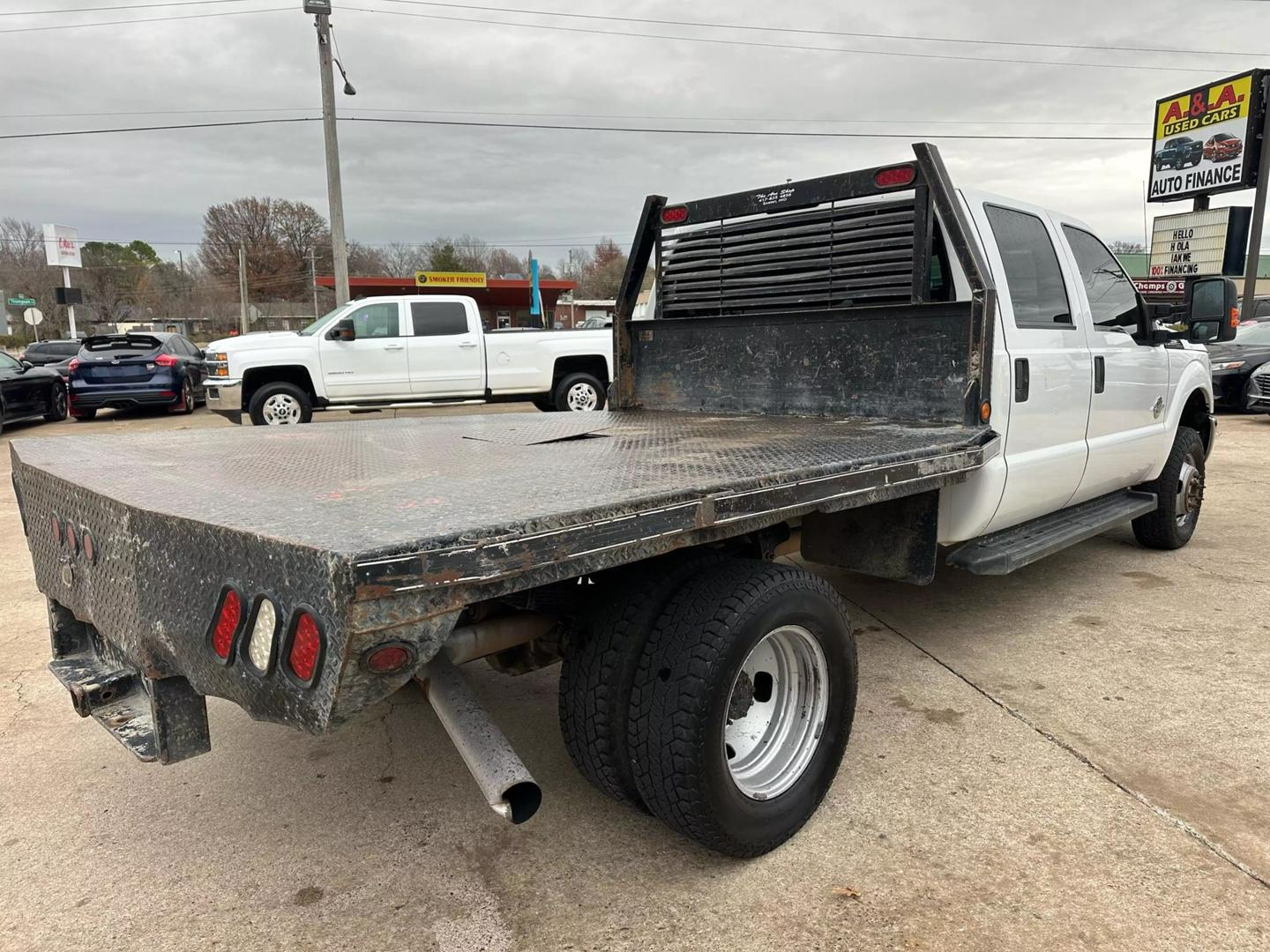 2015 Ford F-350 Super Duty Chassis Cab XL photo 8