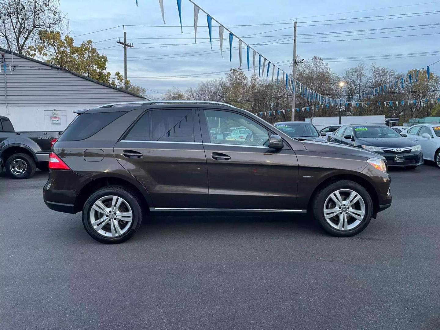 2012 Mercedes-Benz M-Class ML350 photo 21