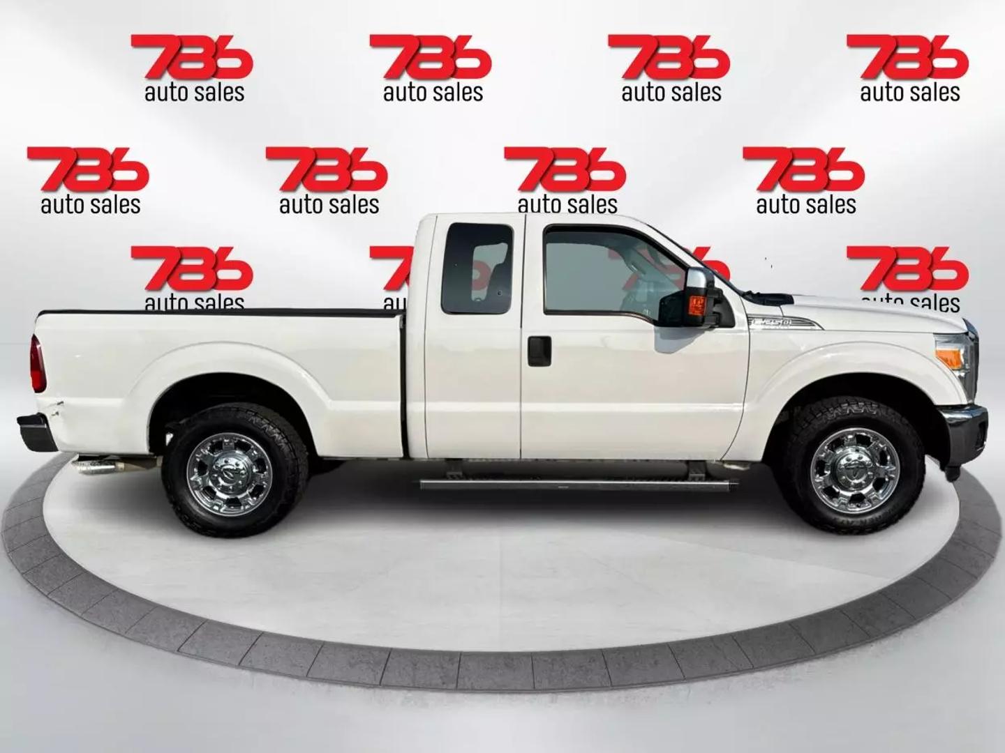 2016 Ford F-250 Super Duty XLT photo 2