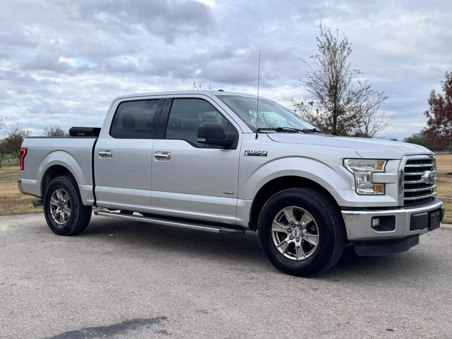 2015 Ford F-150 XLT photo 7