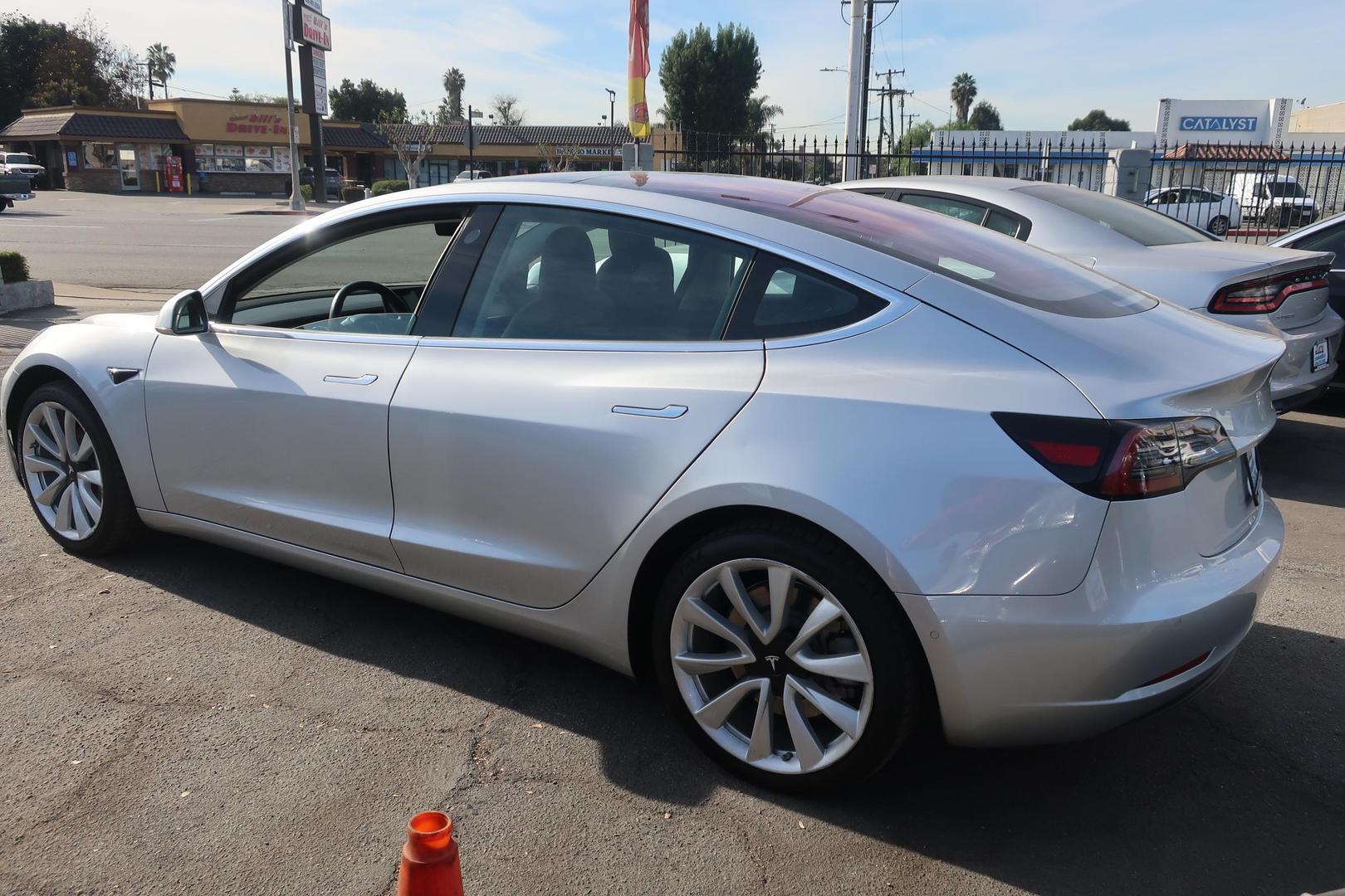 2018 Tesla Model 3 Long Range photo 5