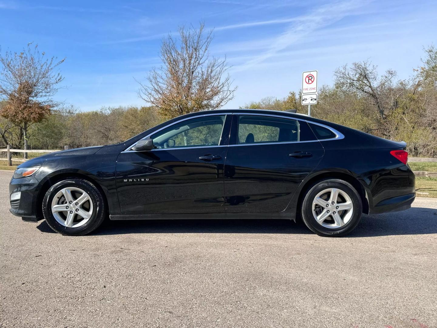 2020 Chevrolet Malibu 1LS photo 2