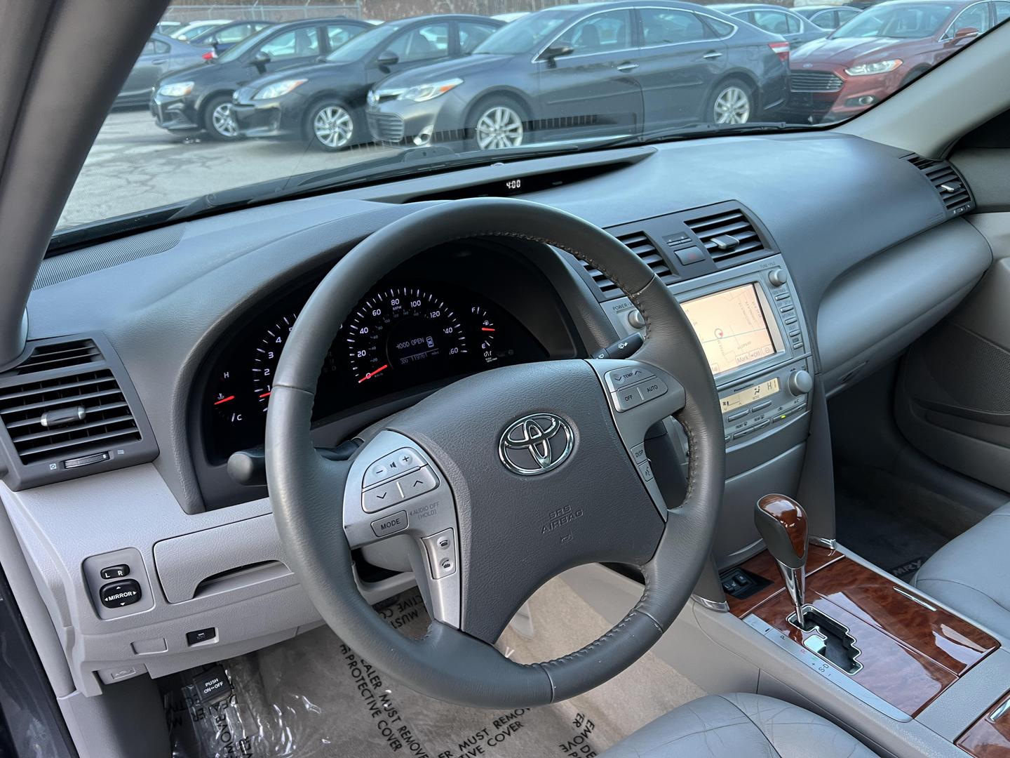 2011 Toyota Camry XLE photo 12