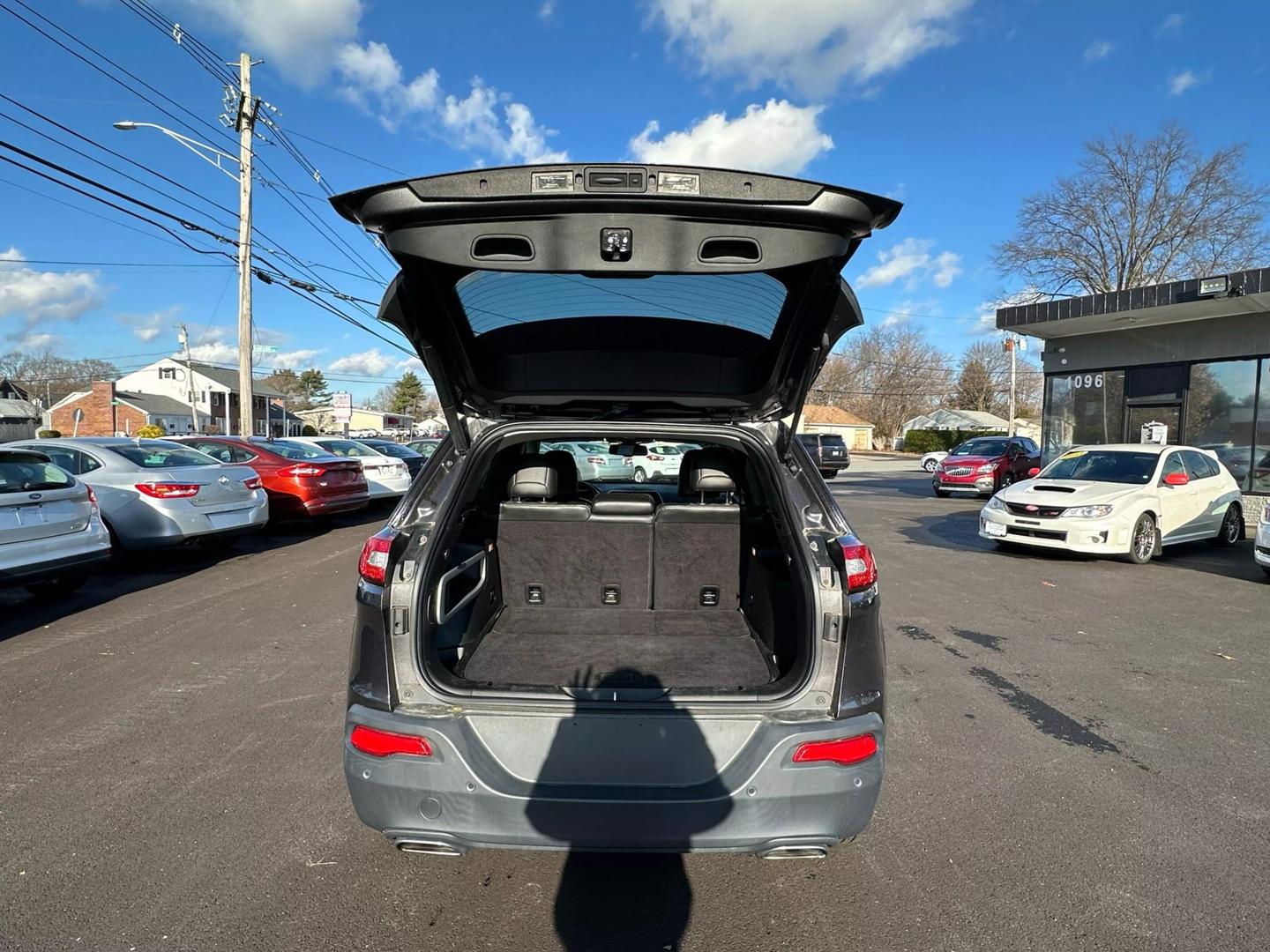 2018 Jeep Cherokee Latitude Plus photo 19