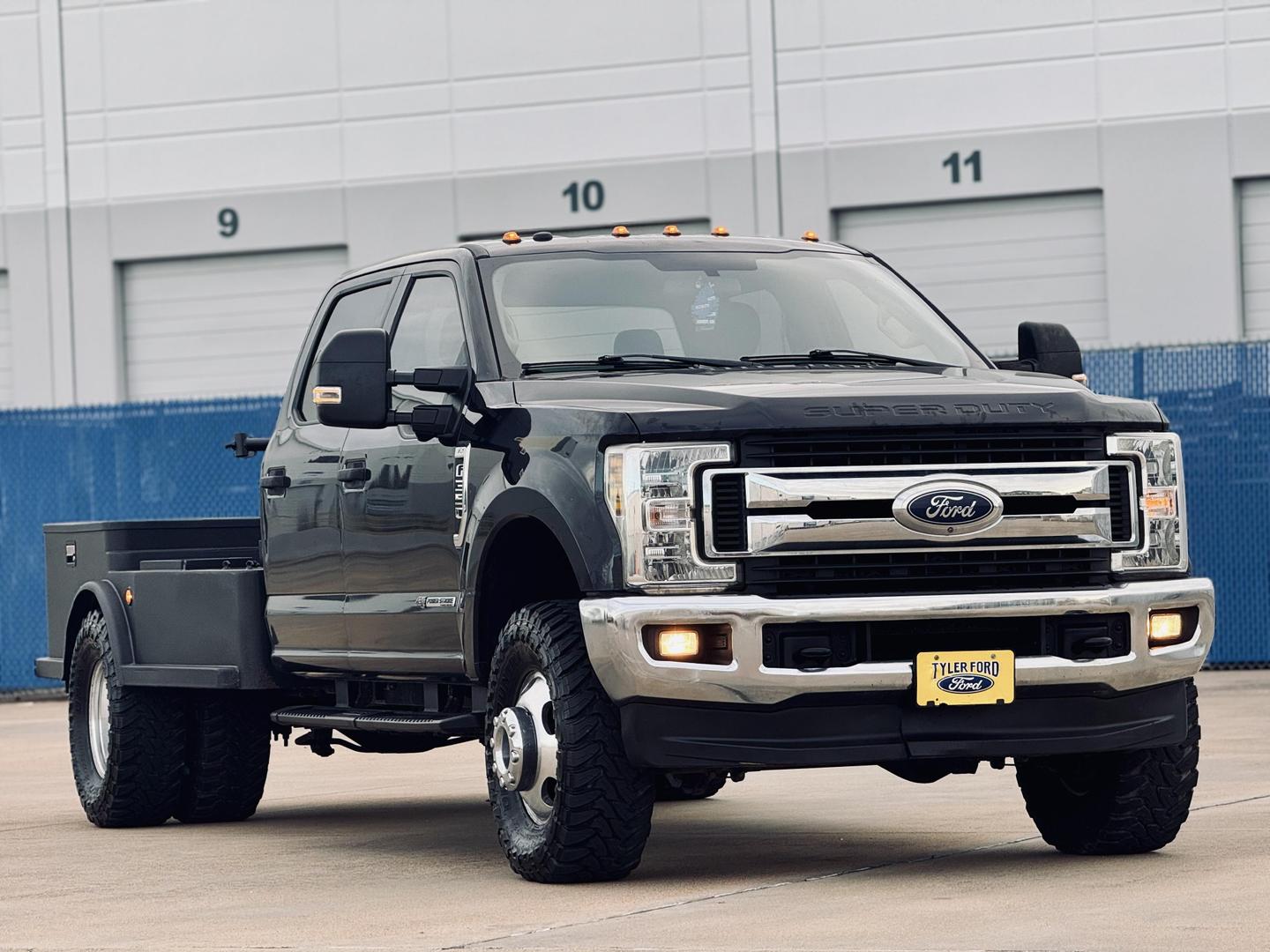 2019 Ford F-350 Super Duty XLT photo 4