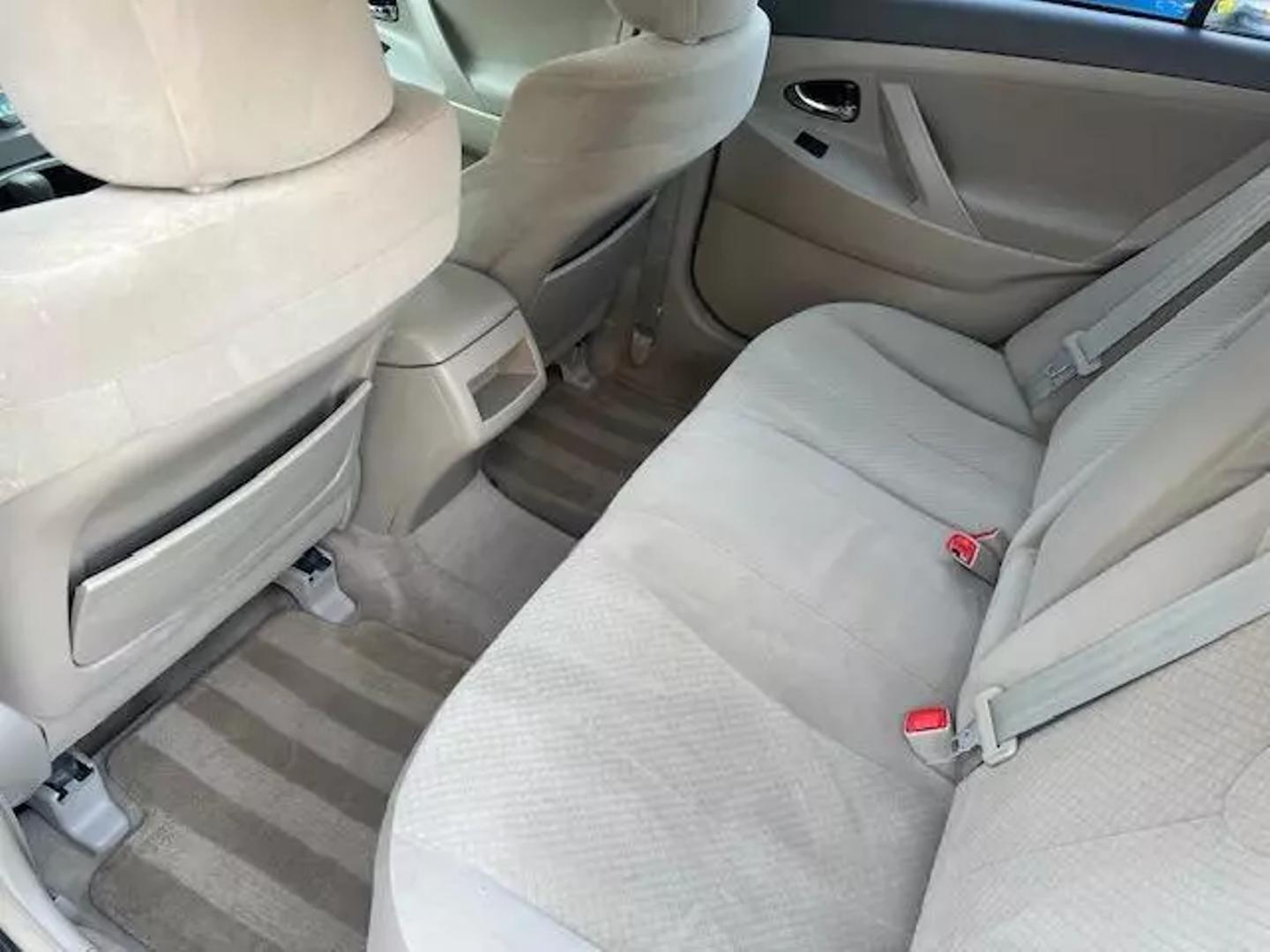 2007 Toyota Camry LE photo 9