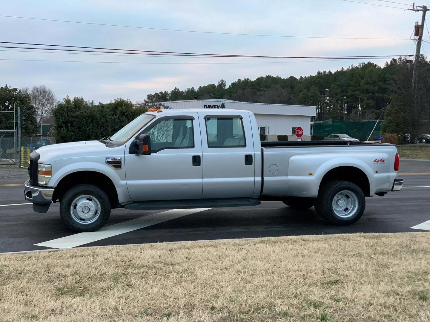 2008 Ford F-350 Super Duty XL photo 14