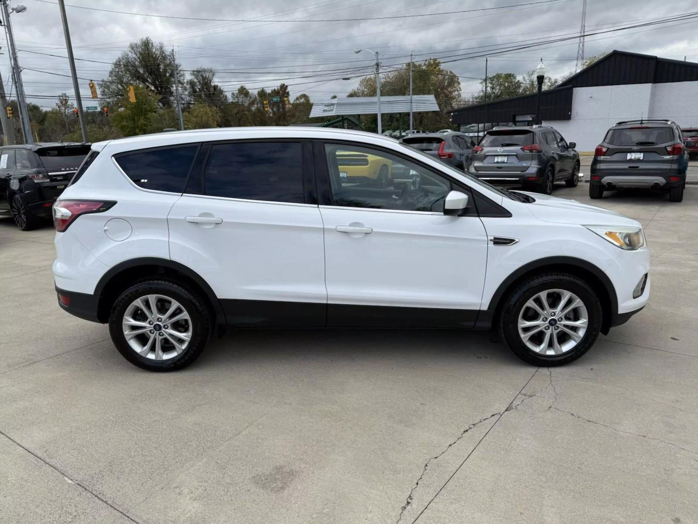 2017 Ford Escape SE photo 6