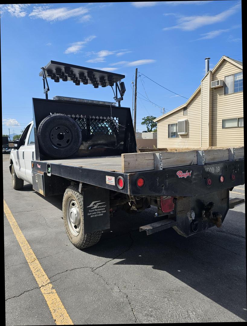 2012 Ford F-350 Super Duty Chassis Cab null photo 8