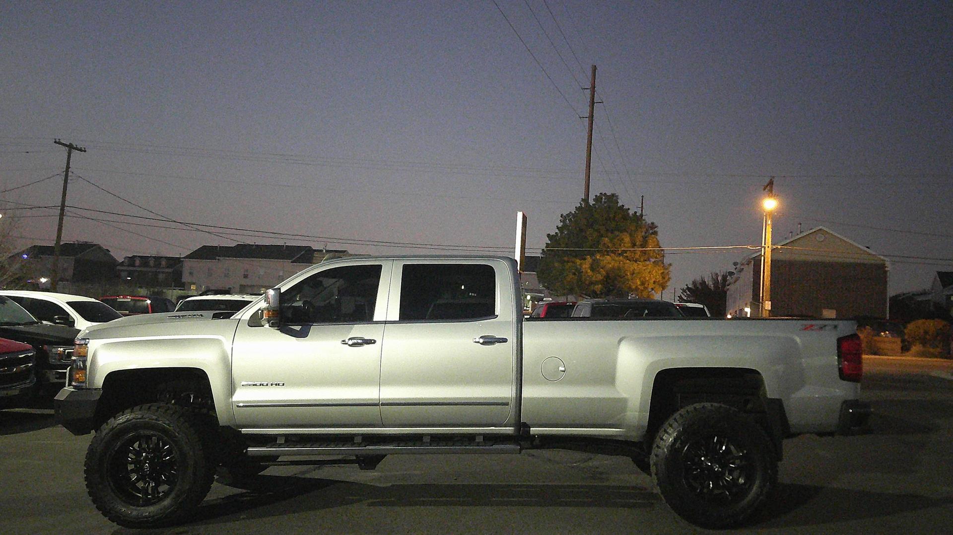 2017 Chevrolet Silverado 2500HD LTZ photo 5