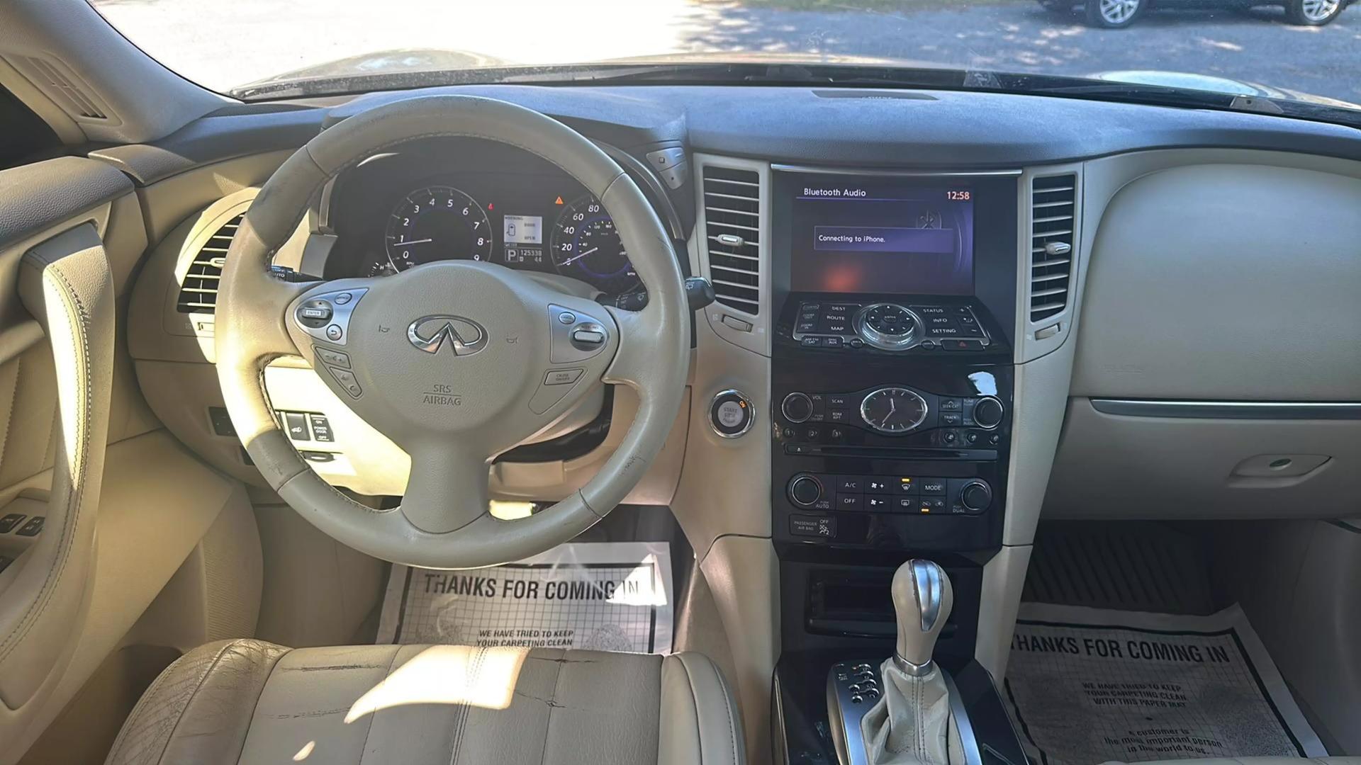 2014 INFINITI QX70 Base photo 7