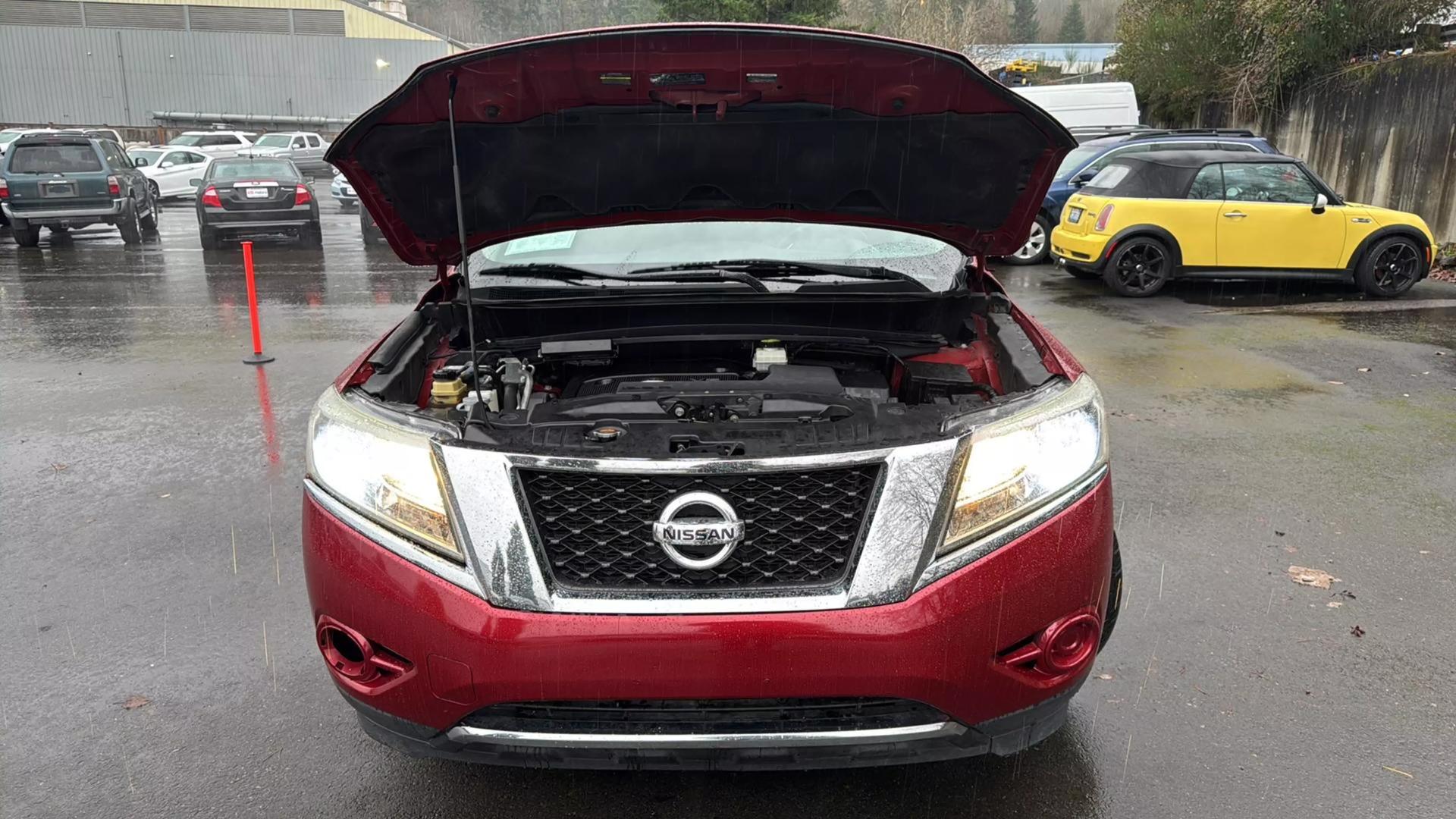 2014 Nissan Pathfinder SV photo 36