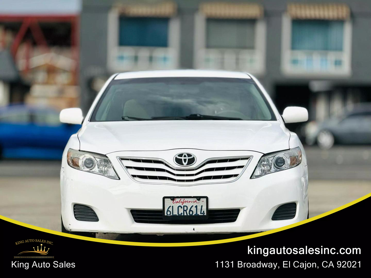 2010 Toyota Camry LE photo 2