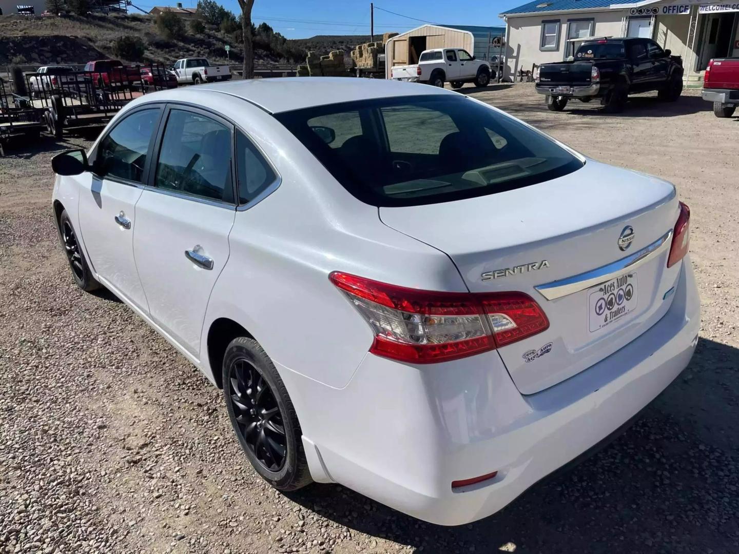 2014 Nissan Sentra S photo 4