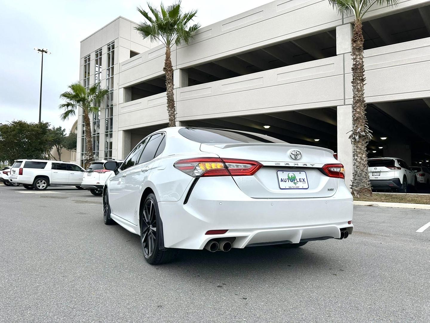 2018 Toyota Camry XSE photo 6