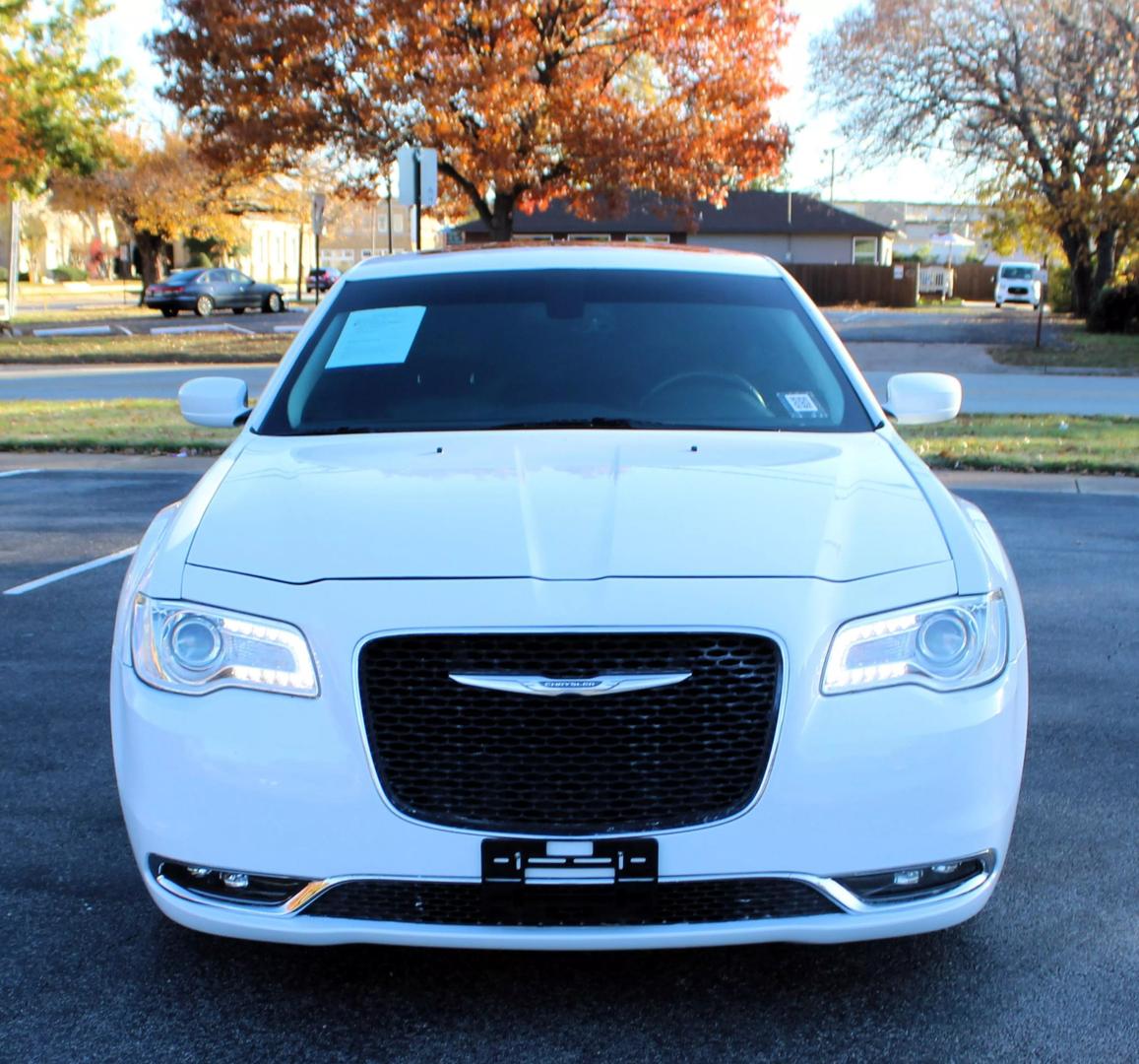 2016 Chrysler 300 Anniversary Package photo 4