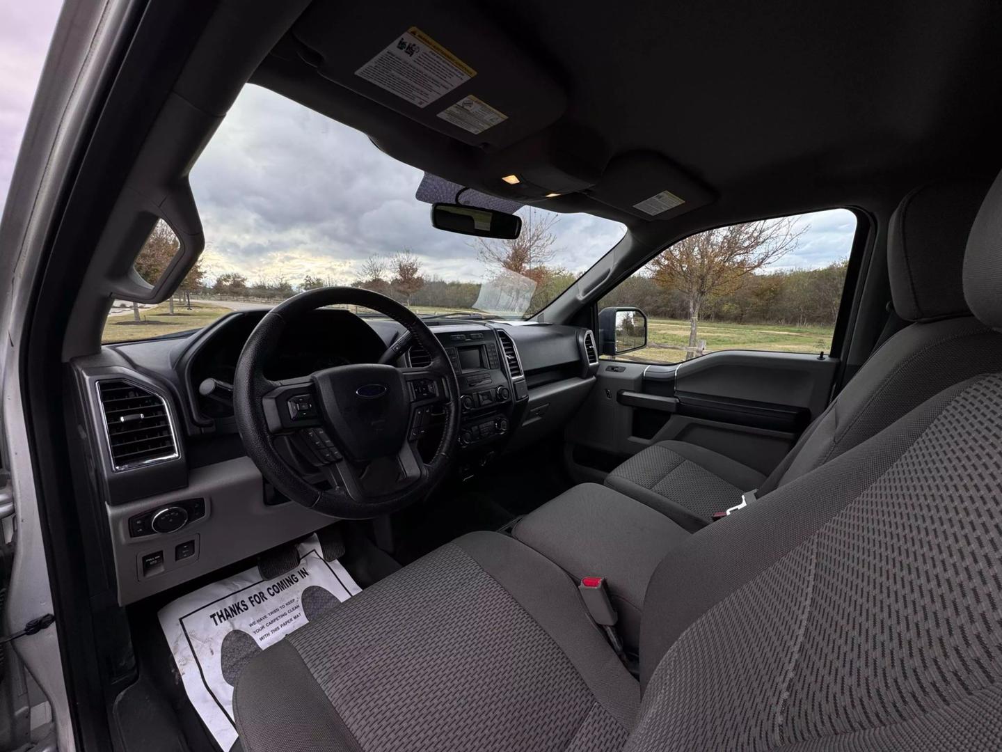 2015 Ford F-150 XLT photo 12