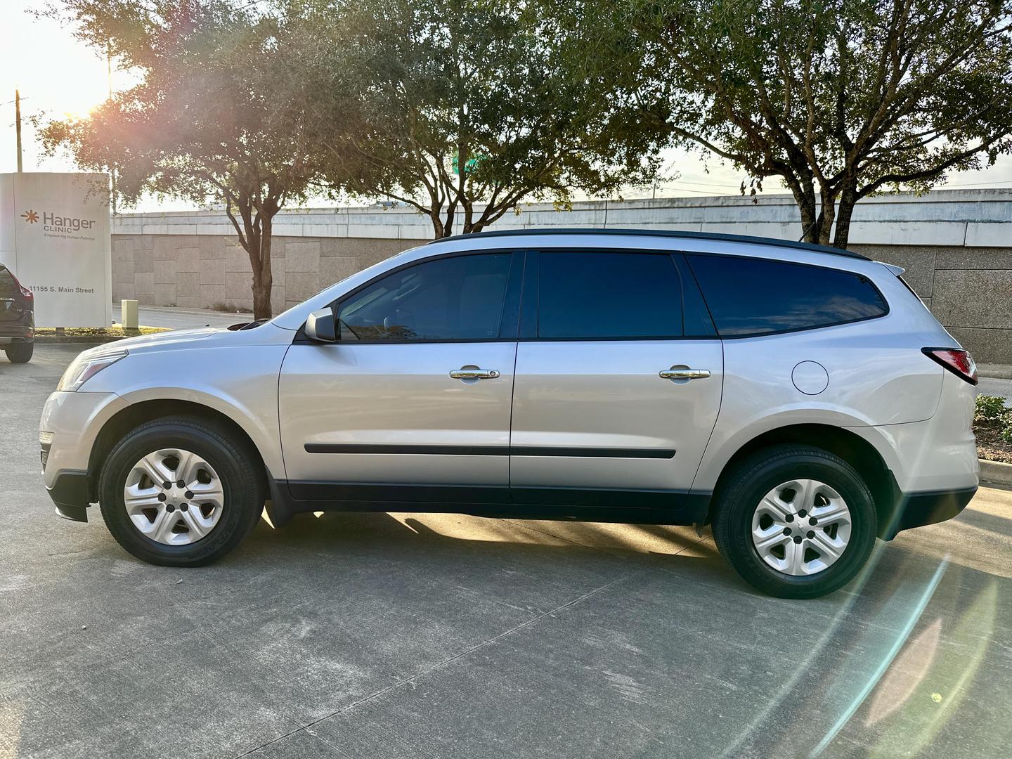 2015 Chevrolet Traverse LS photo 5