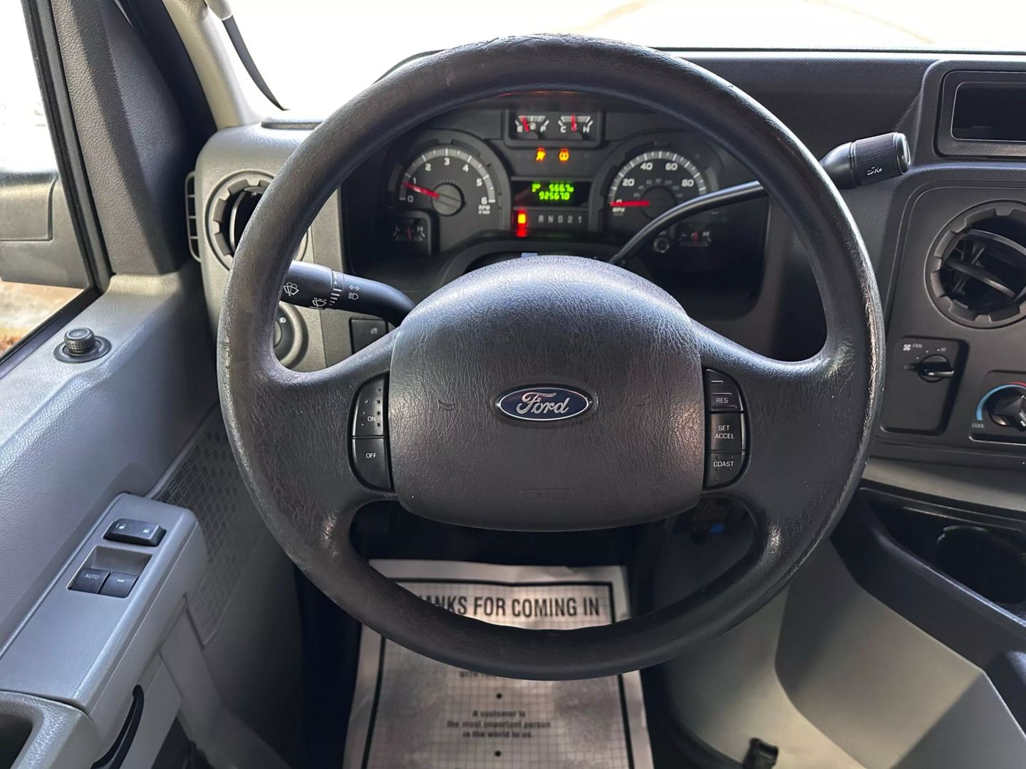 2013 Ford E250 Cargo - Image 27