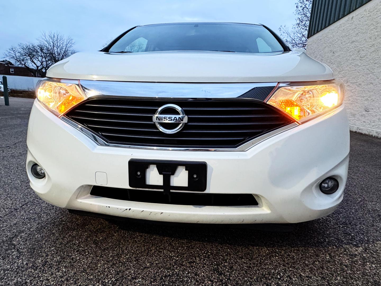 2015 Nissan Quest SV photo 8