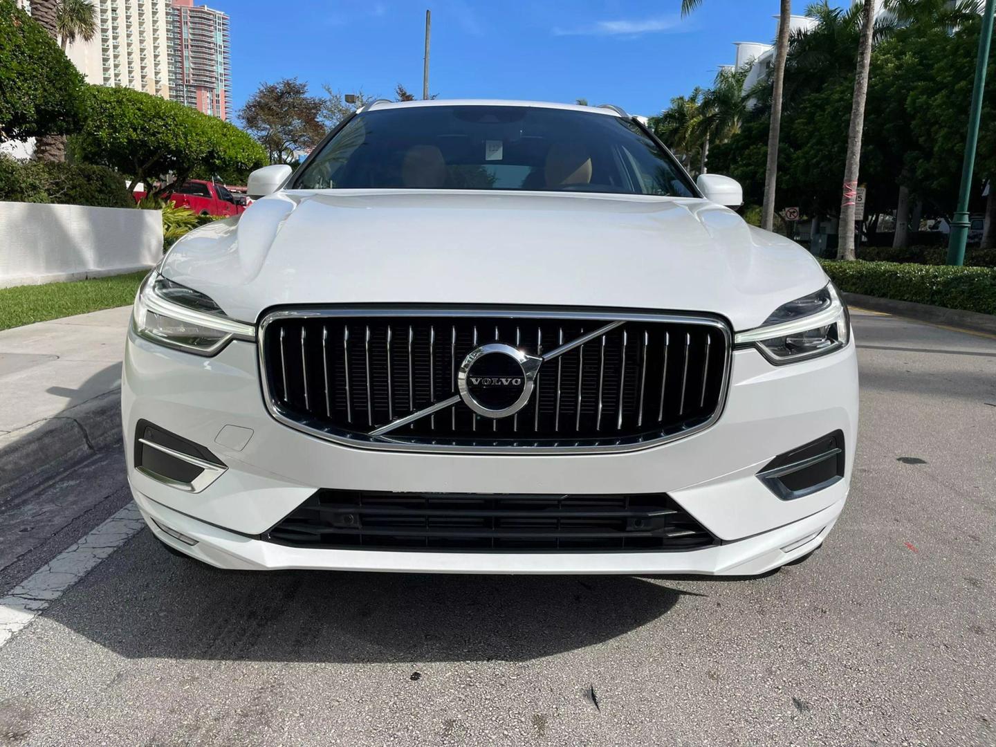 2021 Volvo XC60 Inscription photo 2