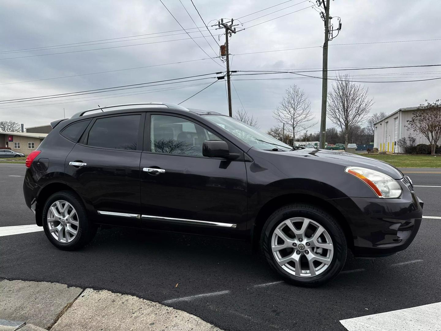 2013 Nissan Rogue SV photo 31