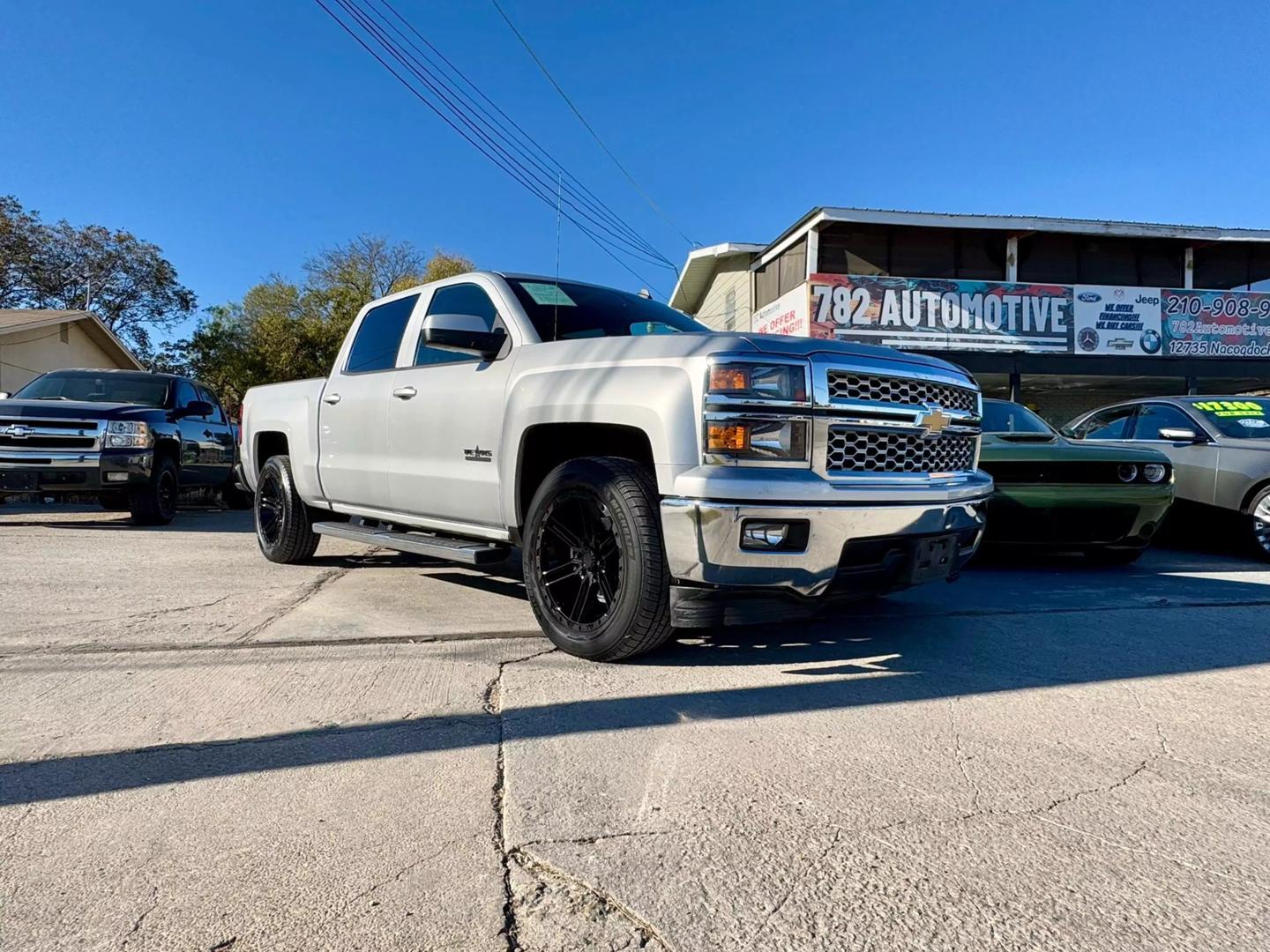 2014 Chevrolet Silverado 1500 LT photo 2