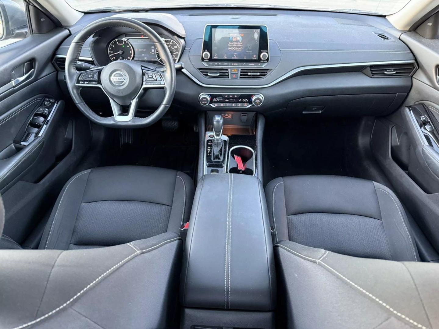 2020 Nissan Altima SV photo 11