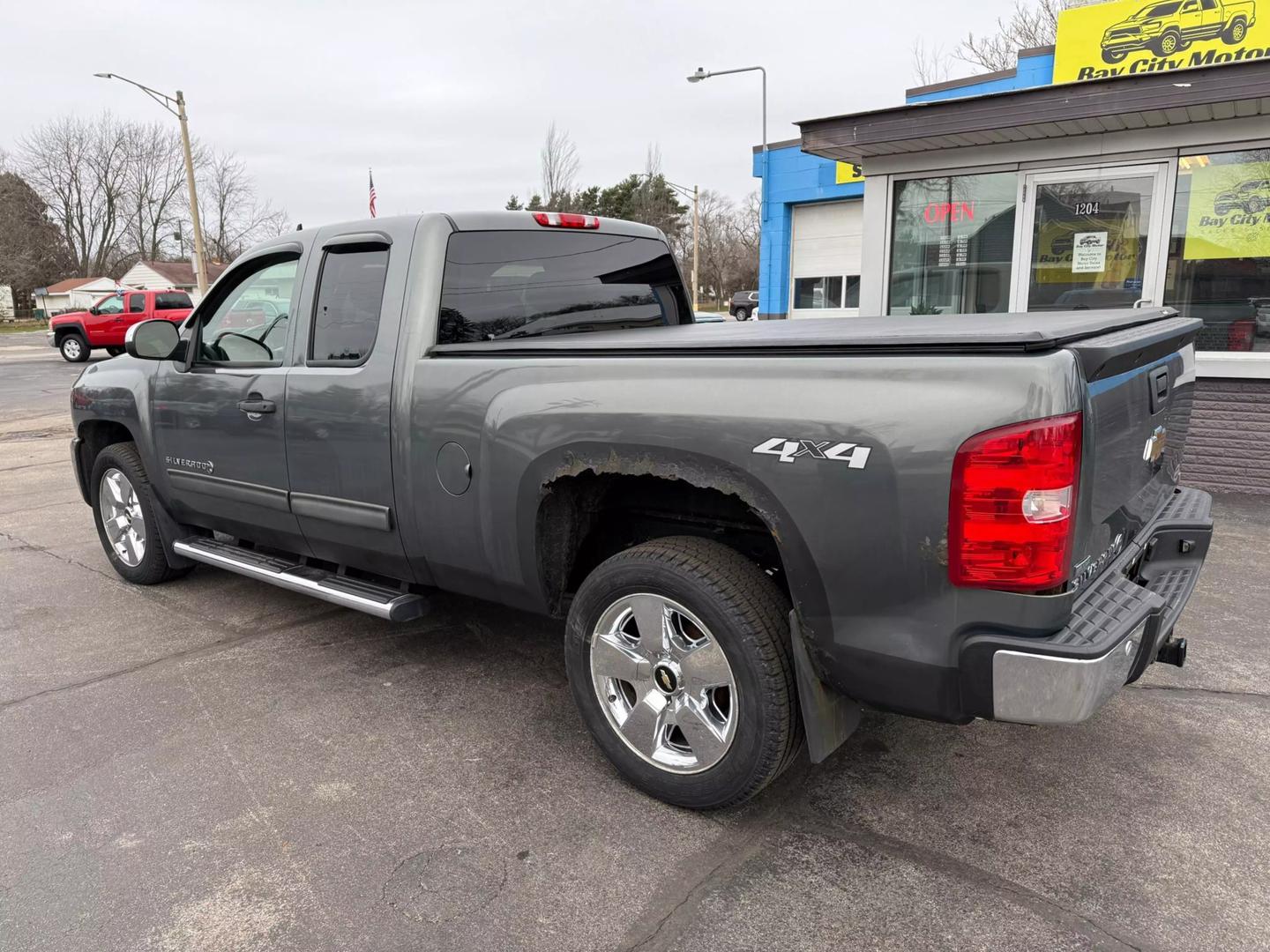 2011 Chevrolet Silverado 1500 LT photo 7