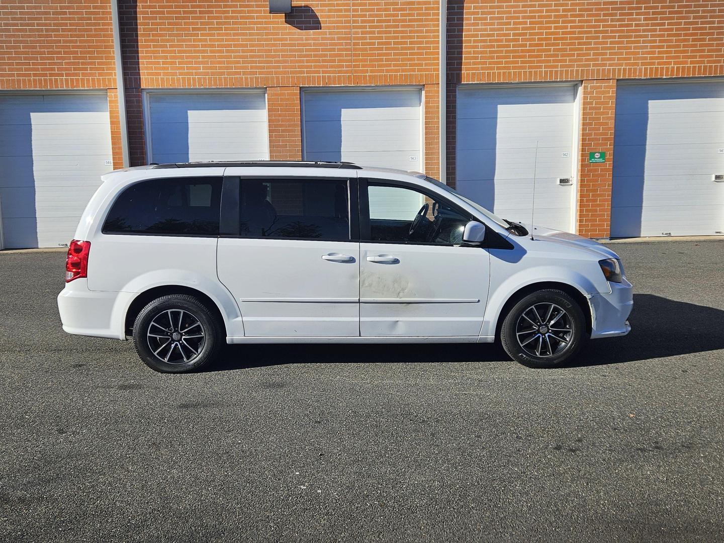 2017 Dodge Grand Caravan GT photo 9