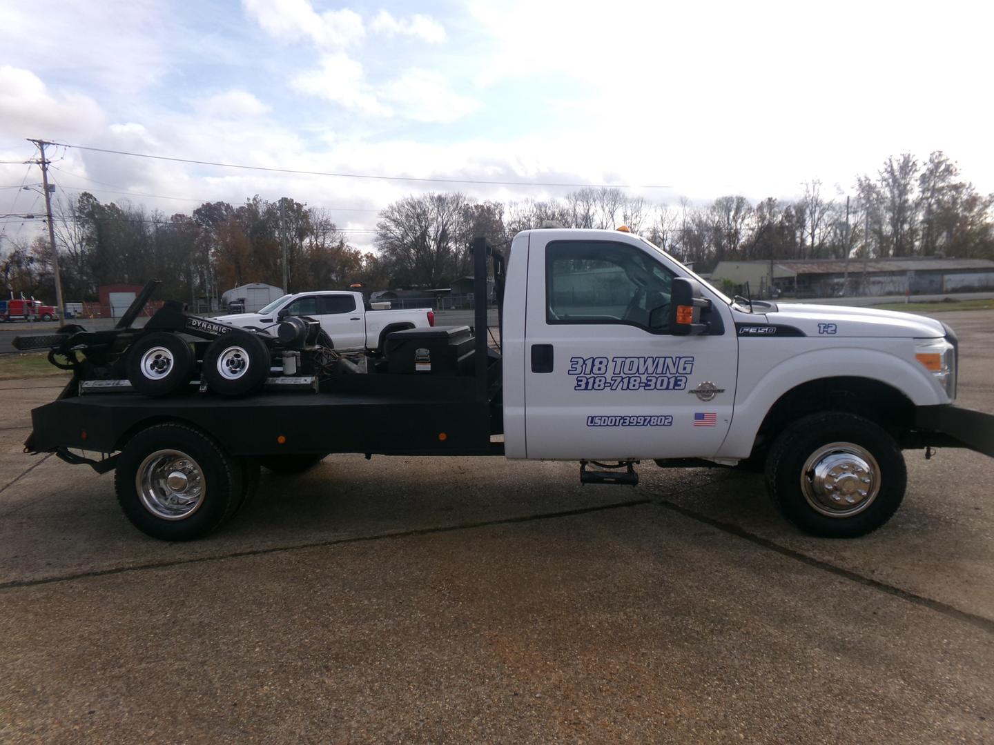 2016 Ford F-350 Super Duty Chassis Cab XL photo 3