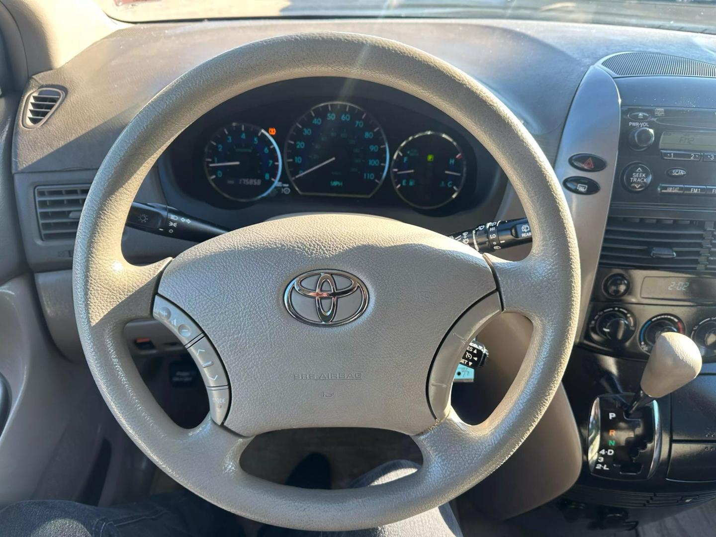 2008 Toyota Sienna CE photo 24