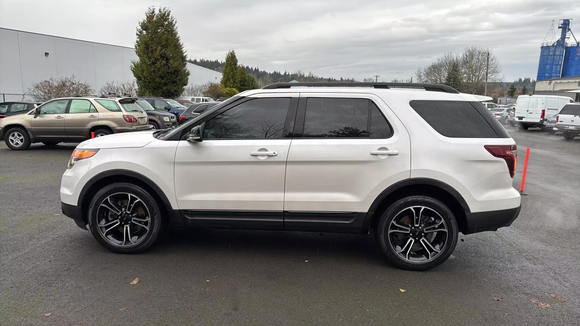 2015 Ford Explorer Sport photo 4