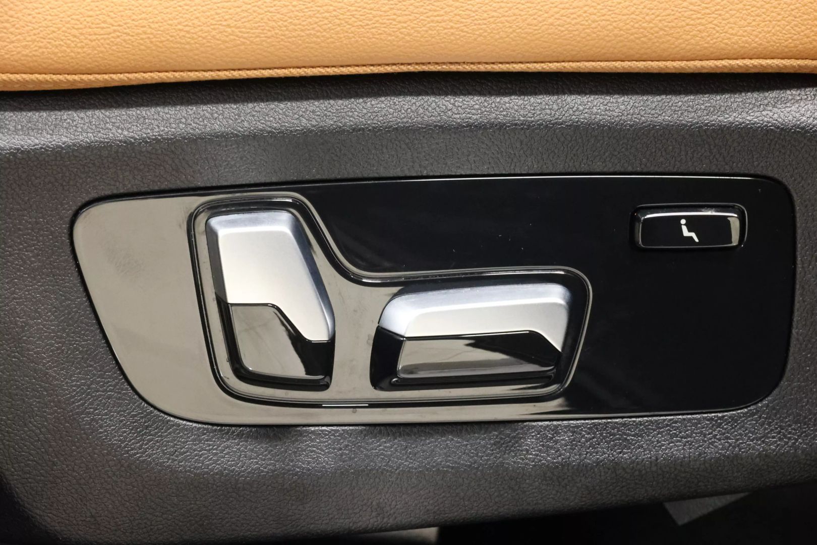 2022 Bmw X7 - Image 82