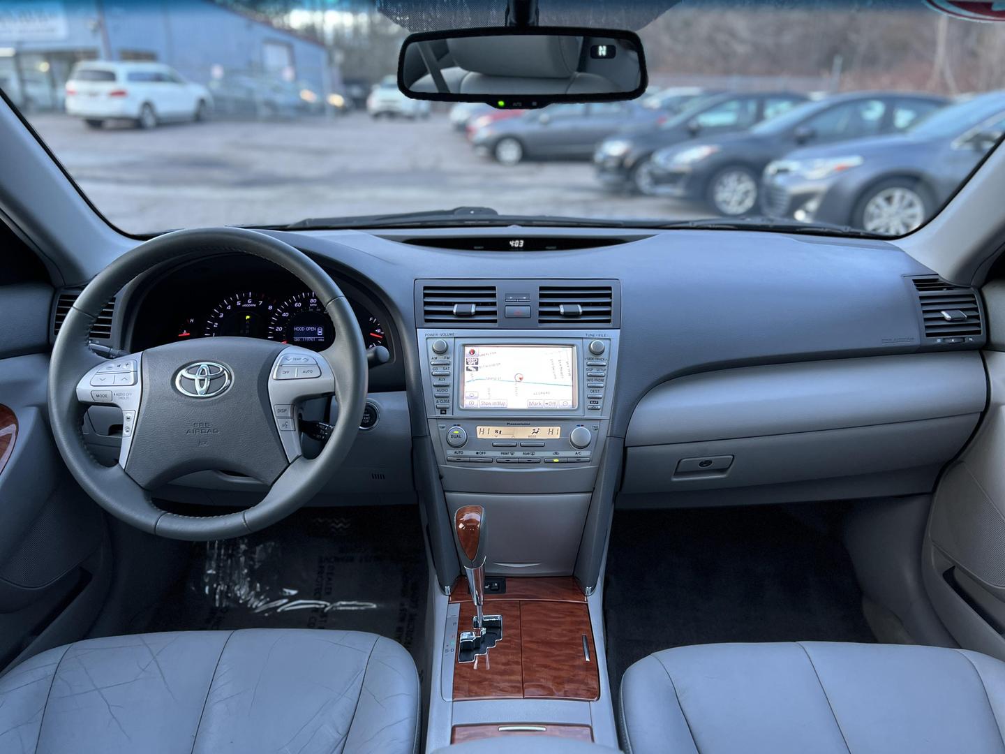 2011 Toyota Camry XLE photo 24