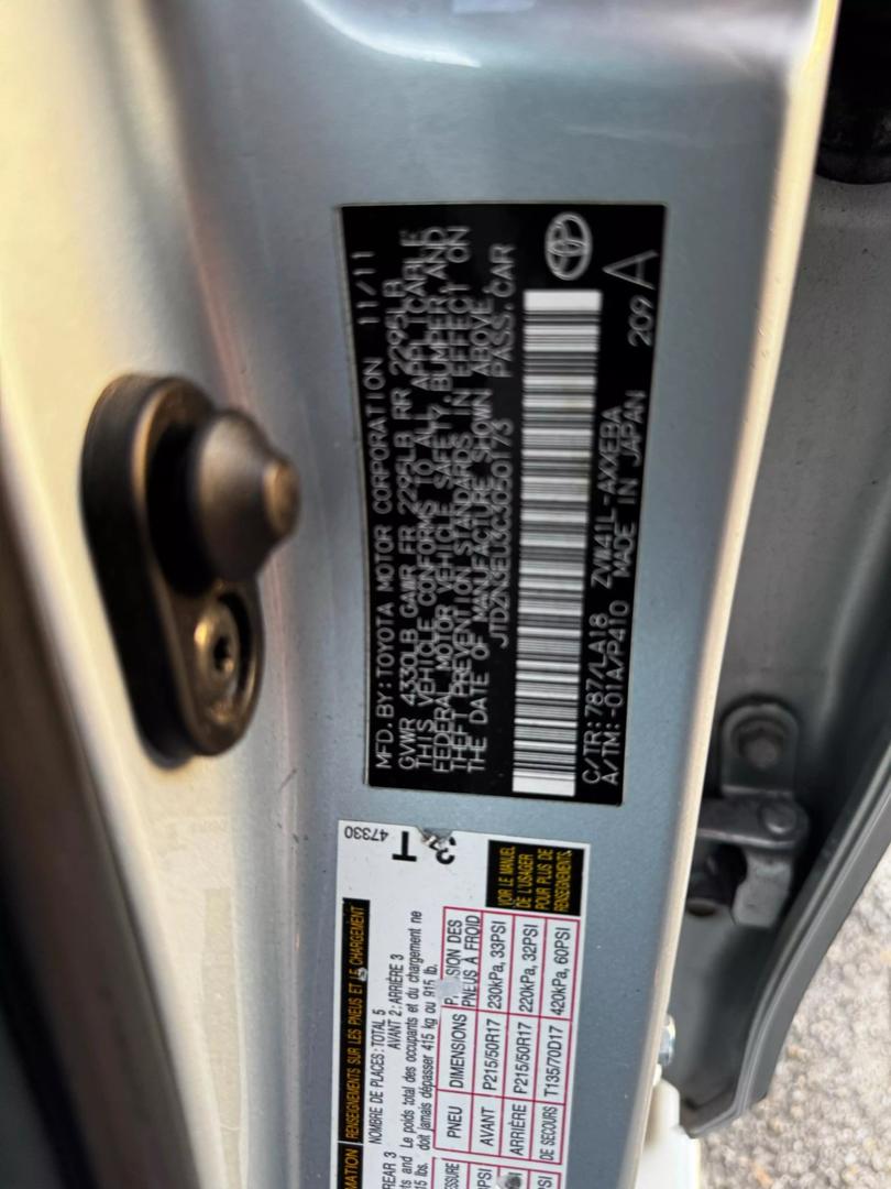 2012 Toyota Prius v Three photo 23