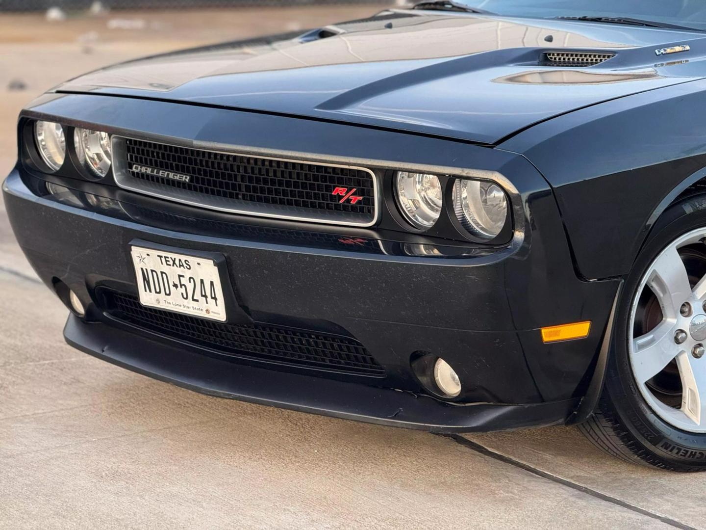 2014 Dodge Challenger R/T photo 4