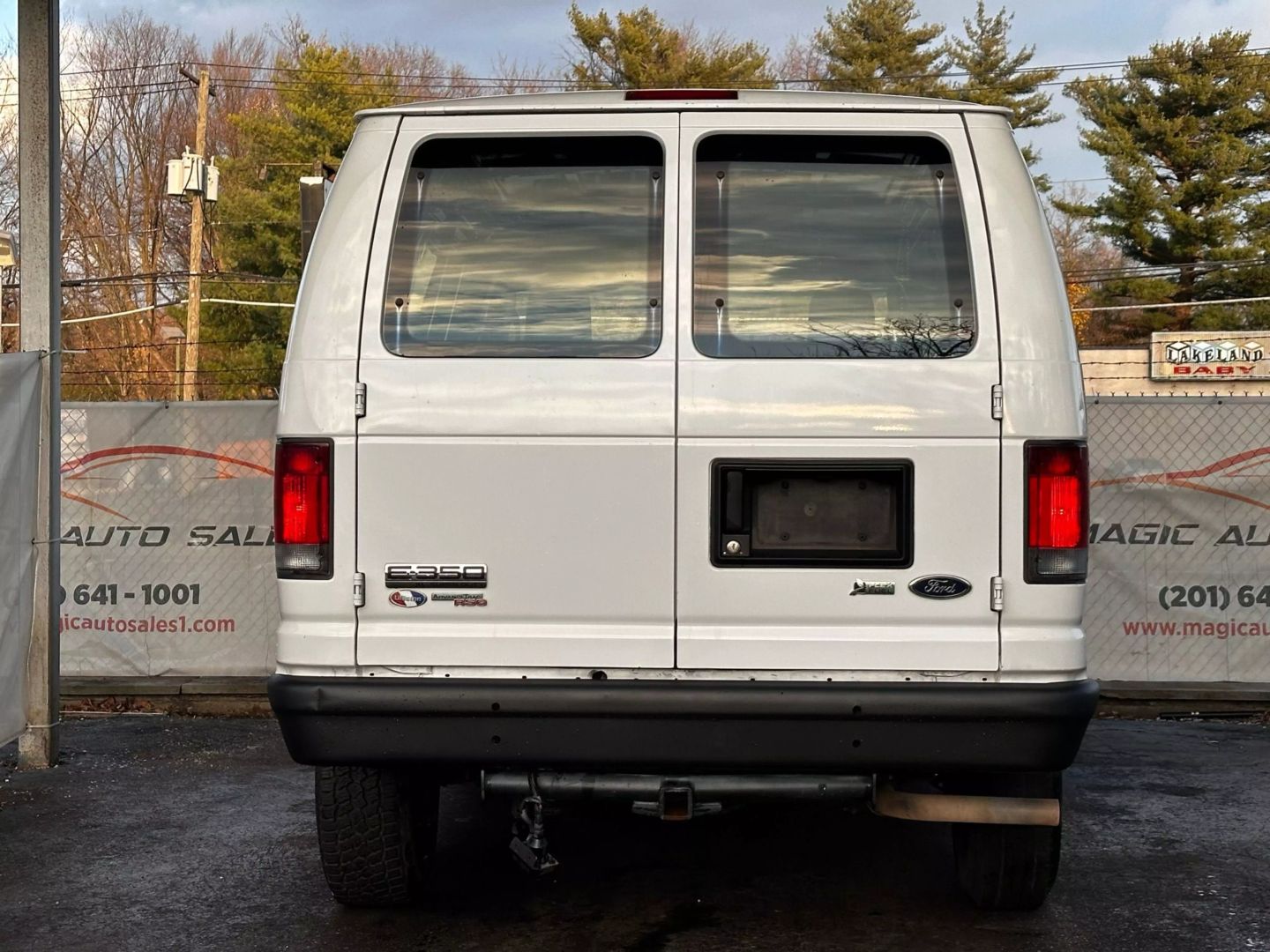 2013 Ford E250 Cargo - Image 10