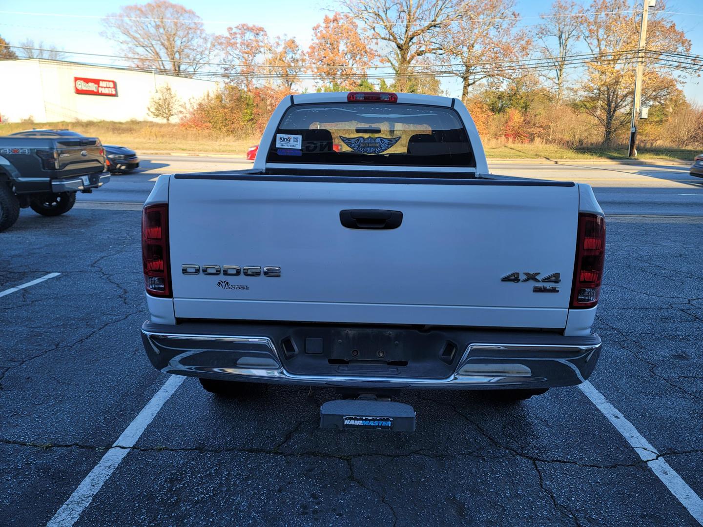 2004 Dodge Ram 1500 Pickup SLT photo 4