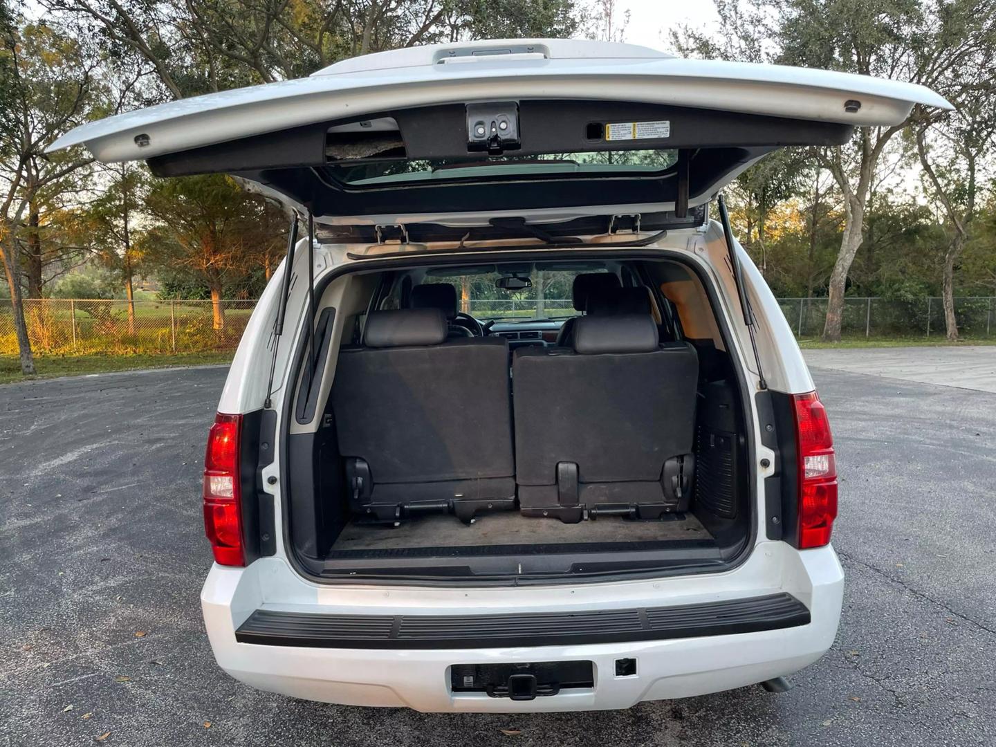 2009 Chevrolet Tahoe LS photo 25