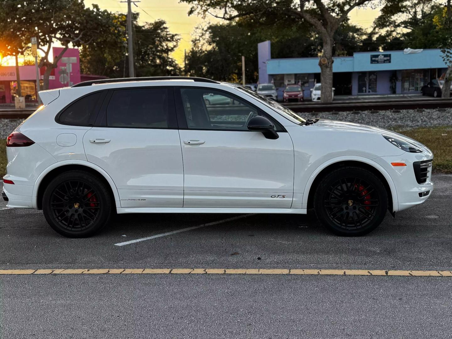 2016 Porsche Cayenne GTS photo 5