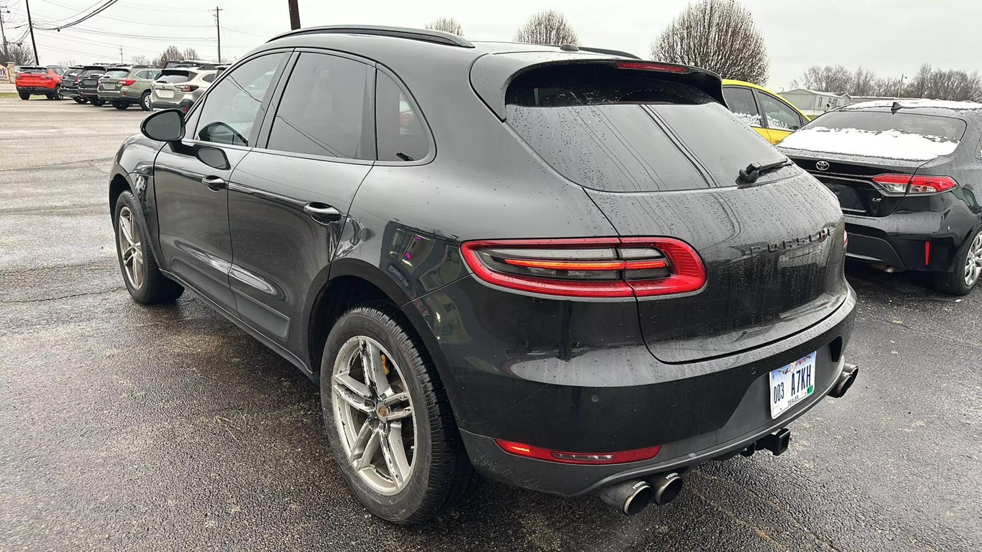 2015 Porsche Macan S photo 3