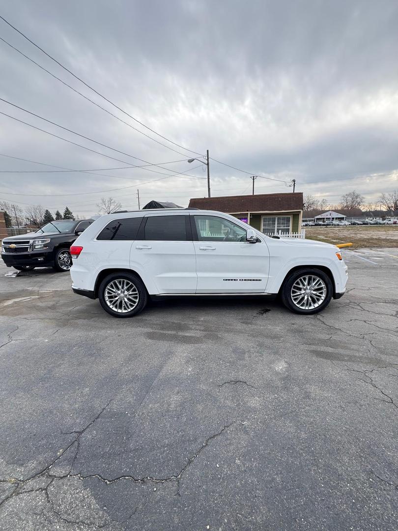 2017 Jeep Grand Cherokee Summit photo 4