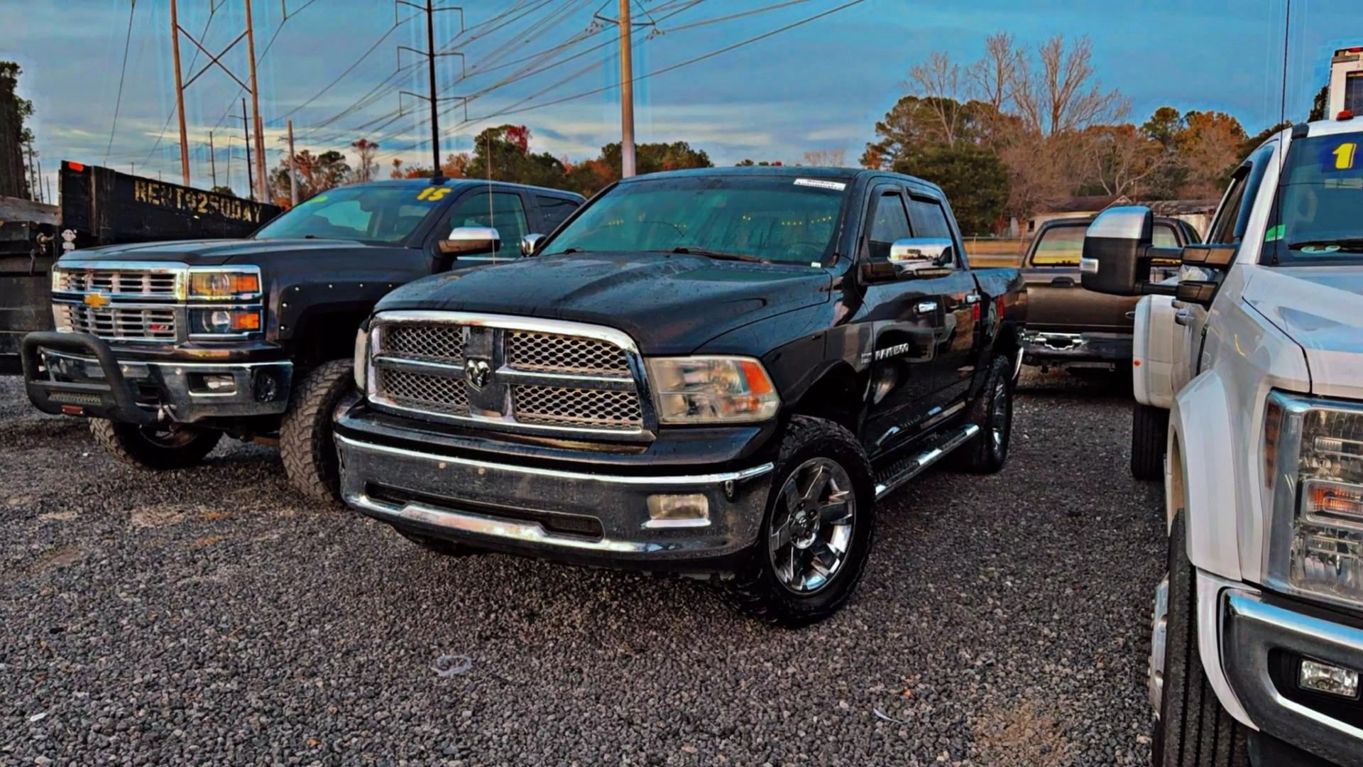 2011 RAM Ram 1500 Pickup Laramie photo 2